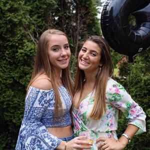 Meet your Posher, Kayla